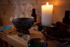 ArbRuisseau. Autel sacré créé pour et par les femmes présentes au cercle