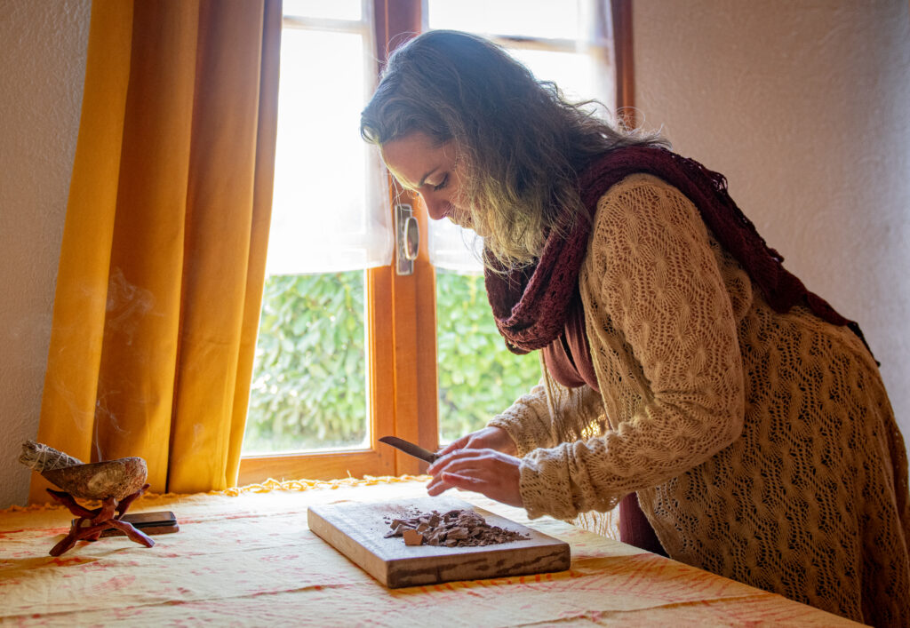 ArbRuisseau préparation du Cacao sacré pour la cérémonie - OkeSha