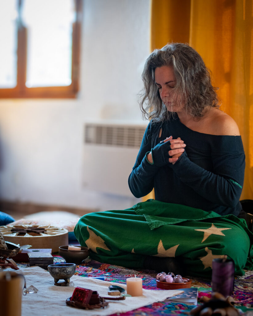ArbRuisseau - Cécile, Officiante facilitatrice et praticienne en chamanisme