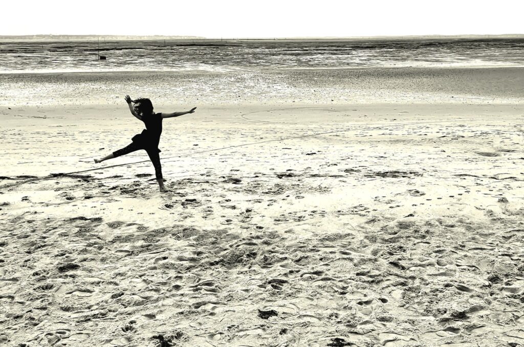 ArbRuisseau SpiraliS Danses Libres et Libératrices danses avec les éléments. Quand le Chamanisme rencontre le mouvement