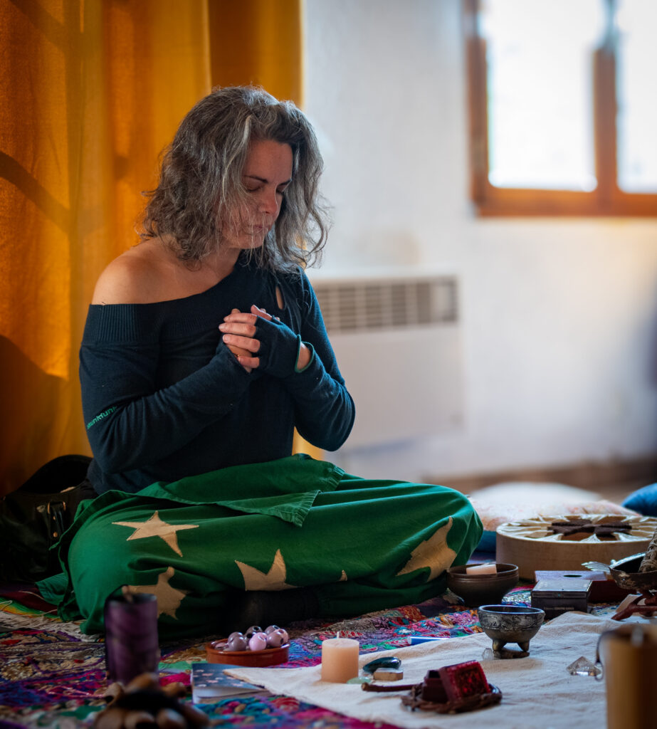 ArbRuisseau - Cécile, Officiante facilitatrice et praticienne en chamanisme